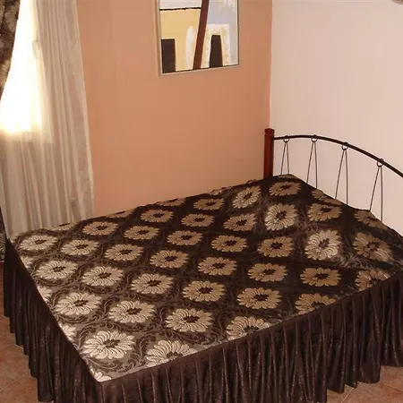 Elite Palace Hotel 3*